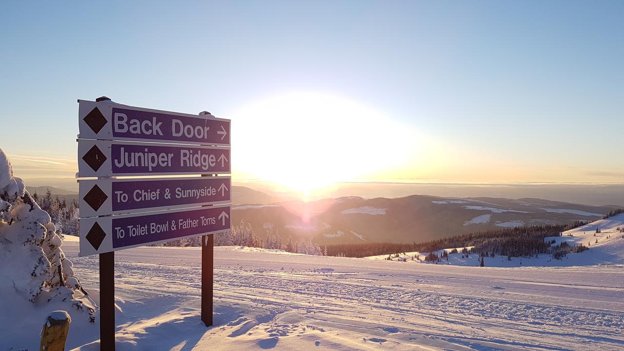 The Burfield Otel Sun Peaks Dış mekan fotoğraf